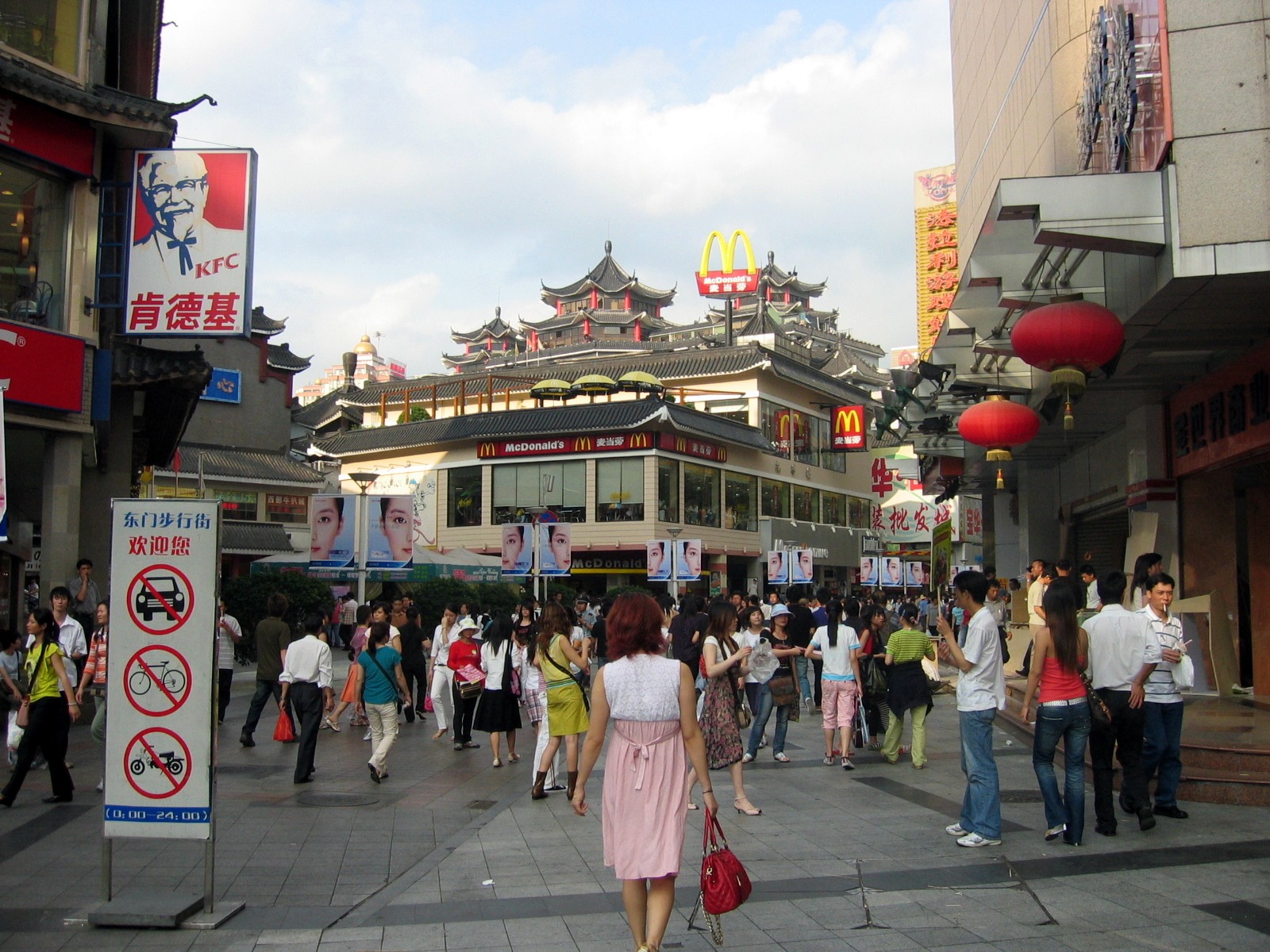 🛍️ 深圳2天慢活遊:東門老街懷舊 + 華強北科技尋寶 + 深圳灣日落