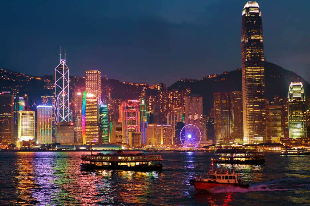 天星小輪與維港夜景